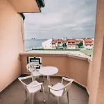 Apartment Village *